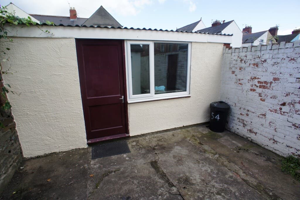 5 bedroom house for rent Brithdir Street, Cardiff, CF24 4LF UniHomes