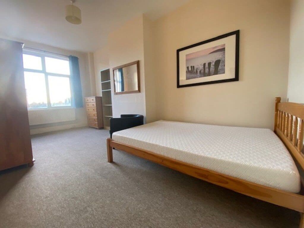 3 Bedroom Student Apartment In Southsea Portsmouth 1258117367 6 6gq 