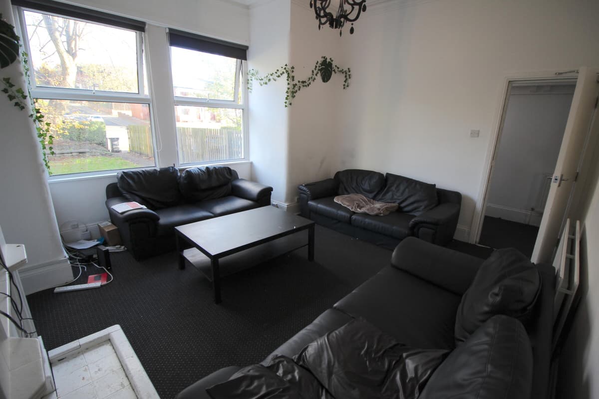 9 bedroom house for rent Belle Vue Road, Leeds, LS3 1HG | UniHomes