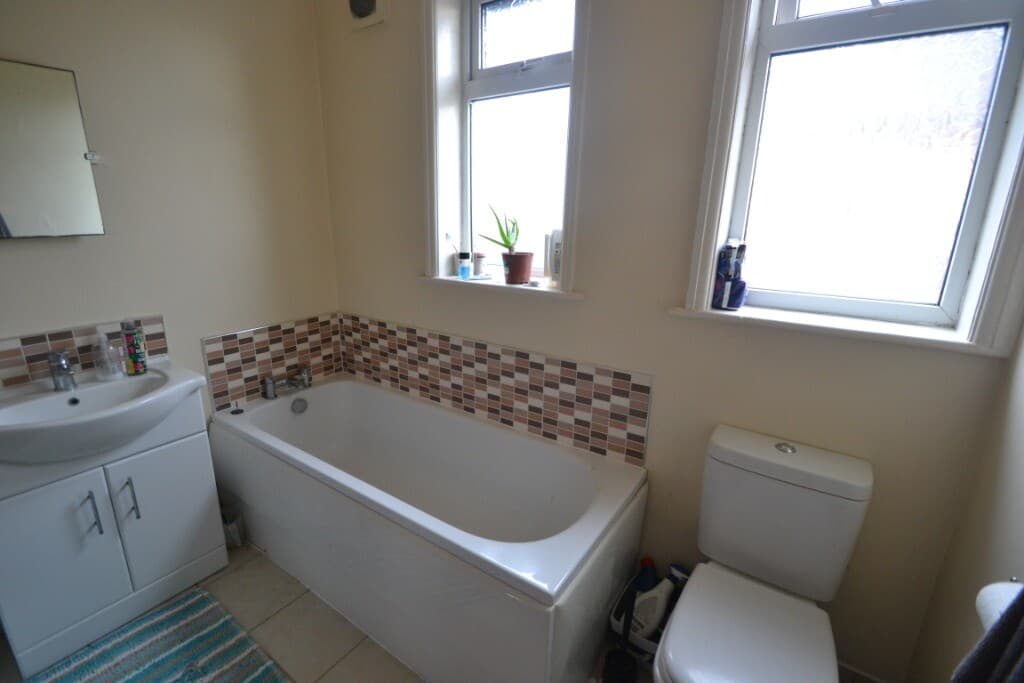 3 bedroom house for rent Sutton Passeys Crescent, Nottingham, NG8 1EA ...