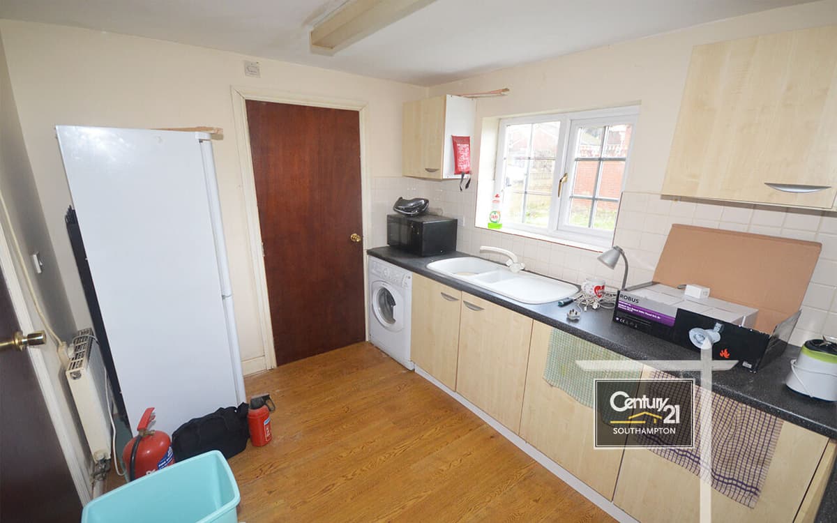 3 bedroom apartment for rent Broadlands Road, Southampton, SO17 3AR ...