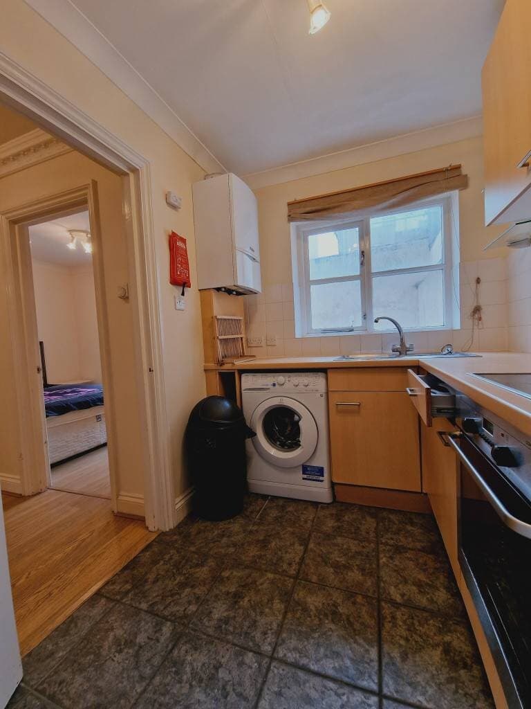 2 bedroom apartment for rent 6, 5455 Marine Parade East Sussex