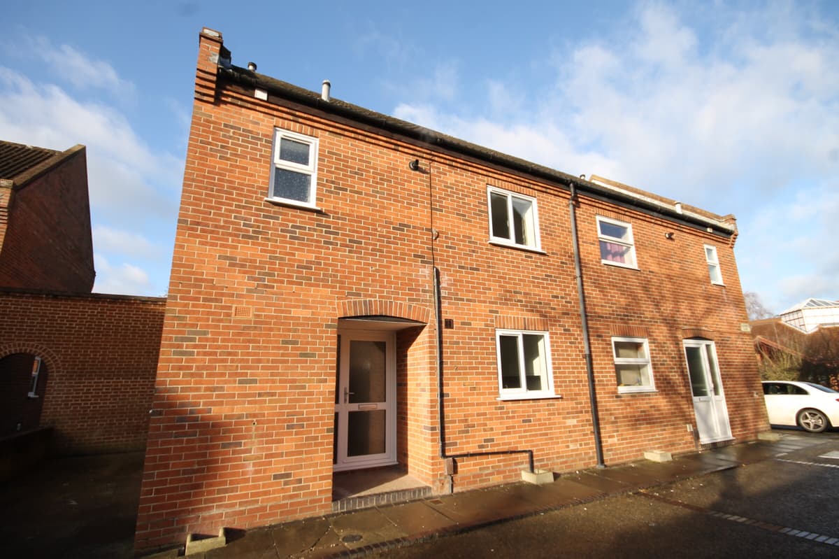 4 Bedroom House For Rent Taleworth Close Norwich Nr5 9bd Unihomes