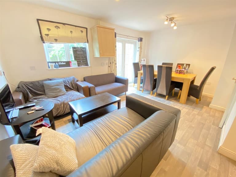 4 bedroom house for rent Windmill Hill Lane, Derby, DE22 3BN UniHomes