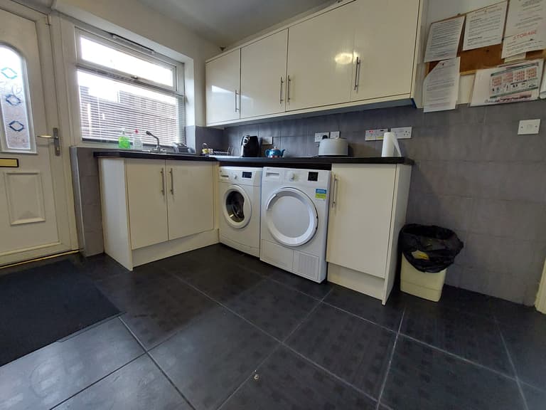 5-bedroom-house-for-rent-crookes-sheffield-s10-1ug-unihomes