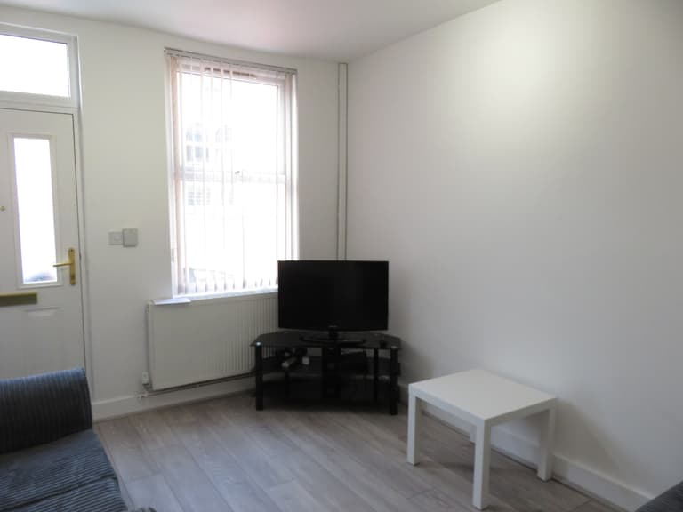 2 bedroom house for rent Chilwell Street, Nottingham, NG7 1SB UniHomes